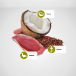 Cocco, anatra e quinoa su sfondo chiaro
