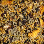 Miscela di tisana con fiori essiccati e cereali
