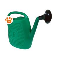 Annaffiatoio verde in plastica con beccuccio nero