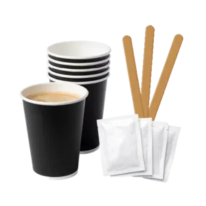 Bicchieri da caffè, palette di legno e tovaglioli
